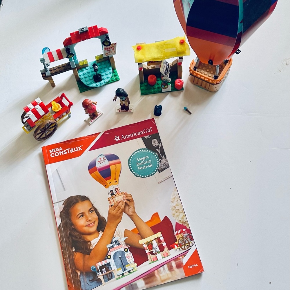 Mega Construx American Girl Saige Balloon Festival